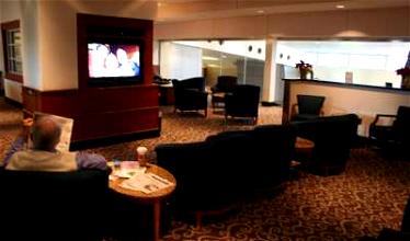 Christmas in Germany: Tampa SkyClub, Tampa to Detroit in Delta First Class