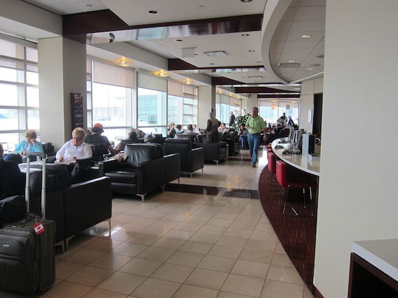 Air_Canada_Maple_Leaf_Lounge07