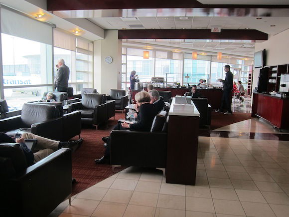 Air_Canada_Maple_Leaf_Lounge09