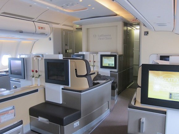 Lufthansa_First_Class_A33022