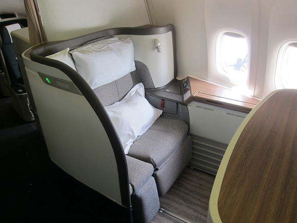 Cathay_Pacific_777_First_Class75