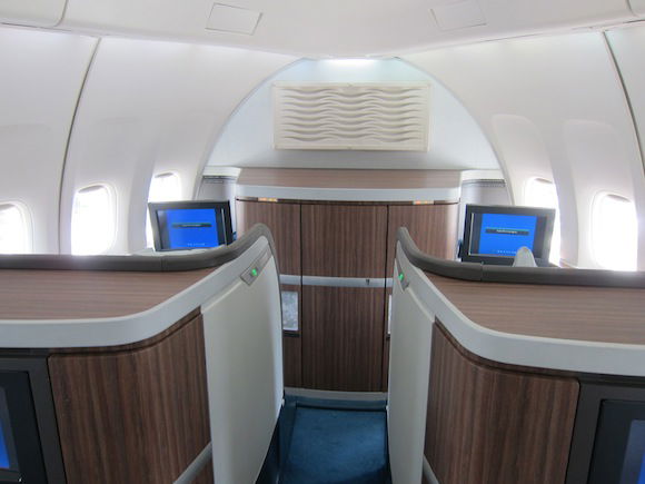 Cathay_Pacific_Business_Class_HongKong_Bali01