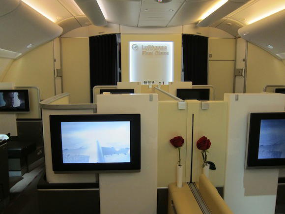 Lufthansa_First_Class_A38019