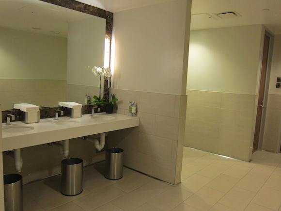 OneWorld-First-Lounge-LAX-19