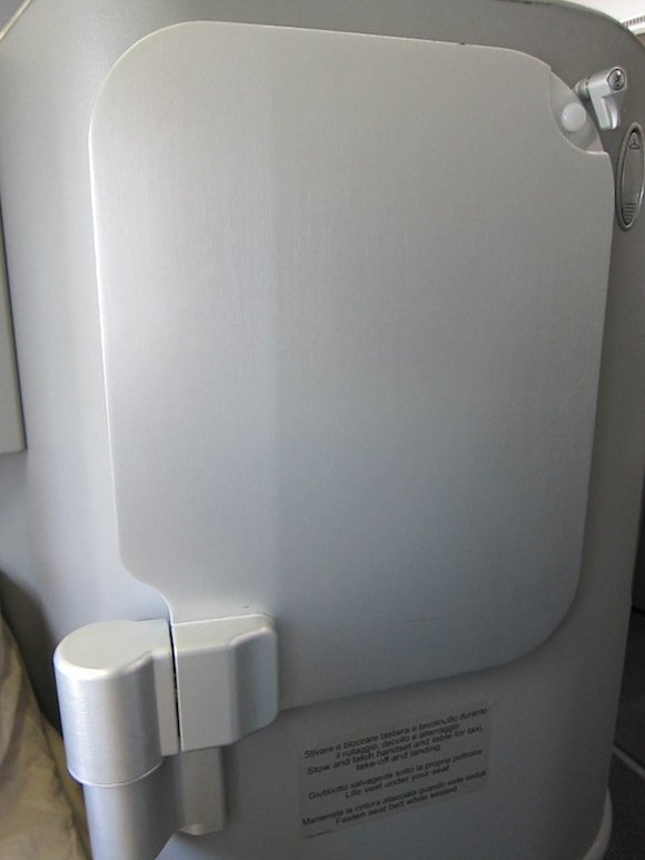 Secured tray table