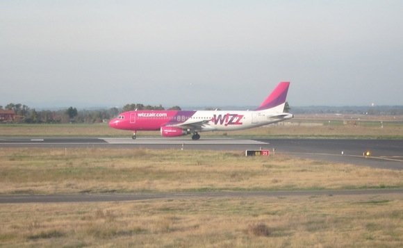 Wizzair Airbus A320 takeoff