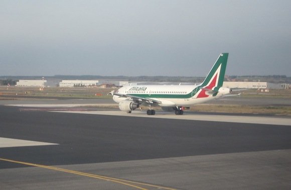 Alitalia Airbus A319 takeoff