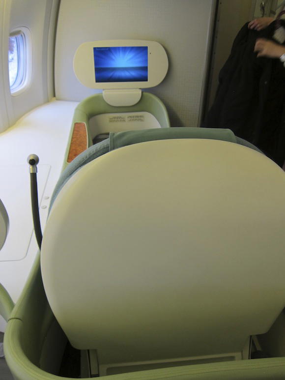 Korean-Air-777-First-Class-03