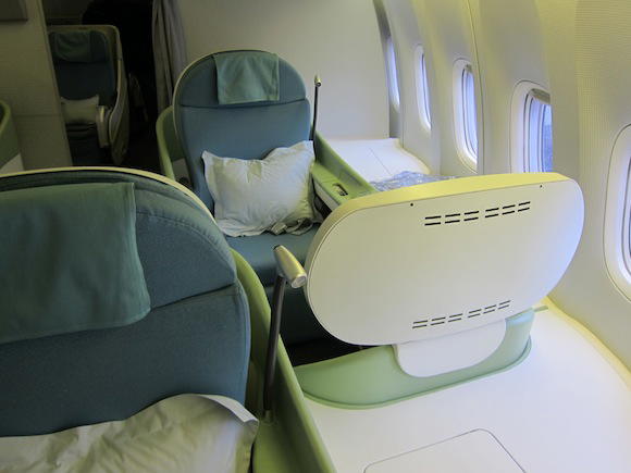 Korean-Air-777-First-Class-05