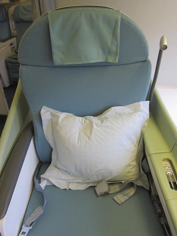 Korean-Air-777-First-Class-06