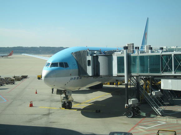Korean-Air-777-First-Class-48