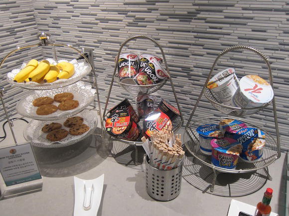 Korean-Air-Lounge-LAX-14