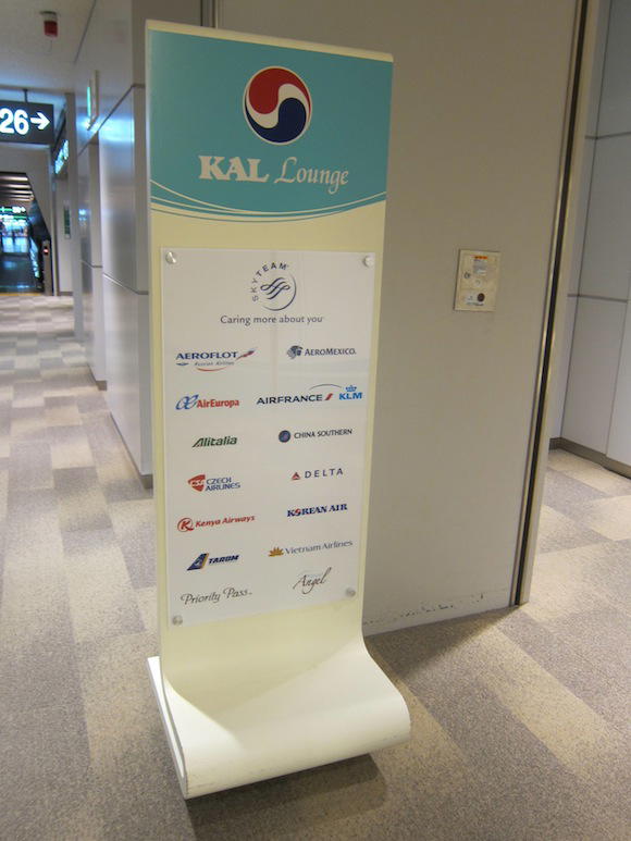 Korean-Air-Lounge-Tokyo-Narita-12