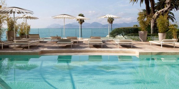 Radisson Blu Cannes Pool