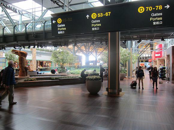 Plaza-Premium-Lounge-Vancouver-02