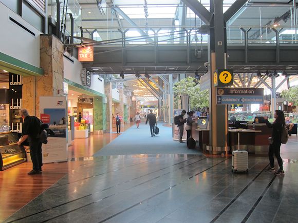 Plaza-Premium-Lounge-Vancouver-03