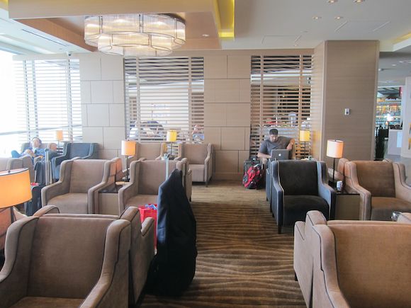 Plaza-Premium-Lounge-Vancouver-07