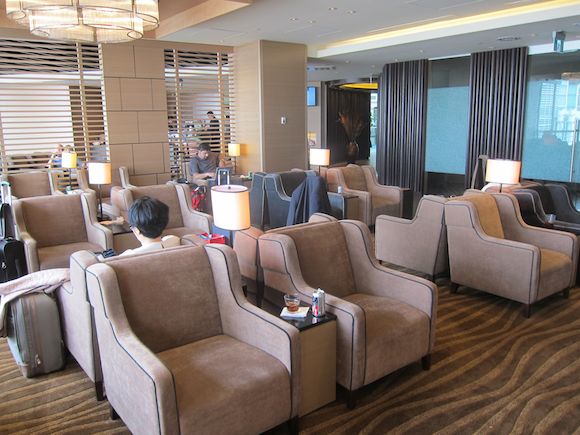Plaza-Premium-Lounge-Vancouver-08