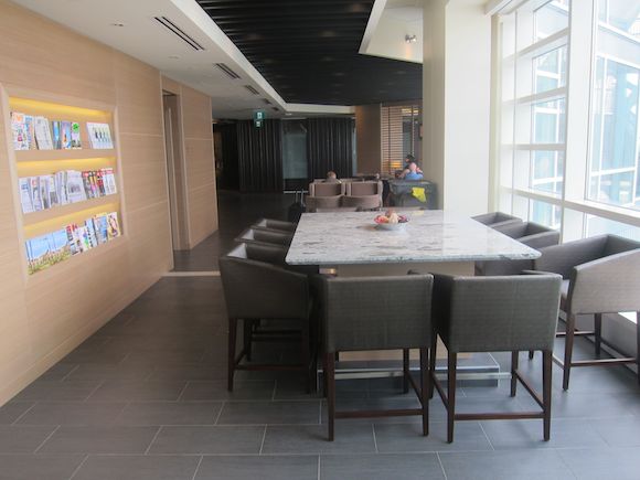 Plaza-Premium-Lounge-Vancouver-13