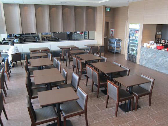 Plaza-Premium-Lounge-Vancouver-16