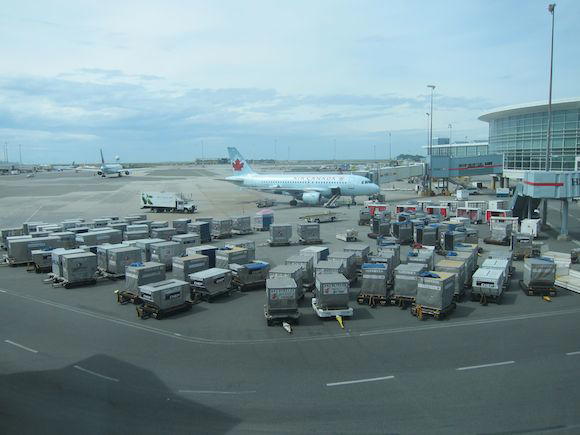 Plaza-Premium-Lounge-Vancouver-26