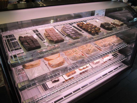 Plaza-Premium-Lounge-Vancouver-30