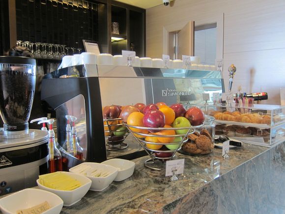 Plaza-Premium-Lounge-Vancouver-31