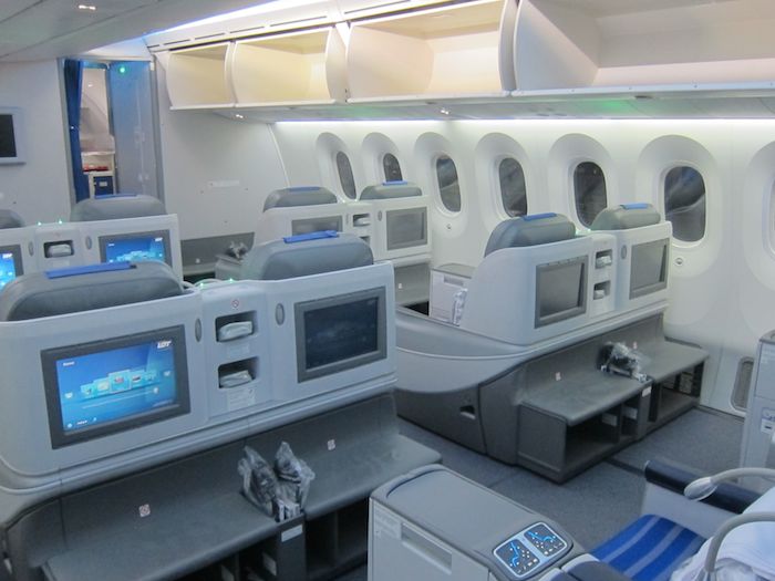 LOT-Business-Class-787-02