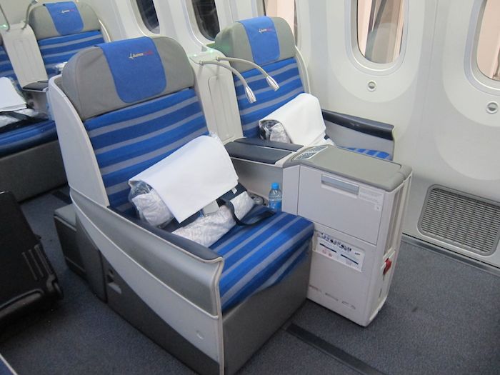 LOT-Business-Class-787-03