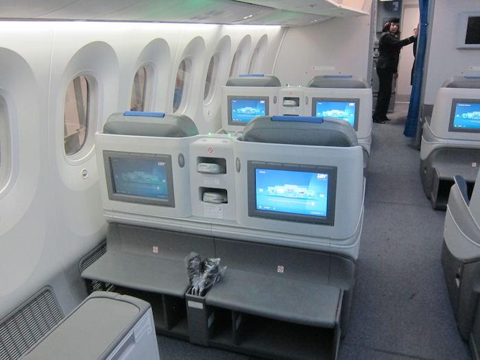 LOT-Business-Class-787-01