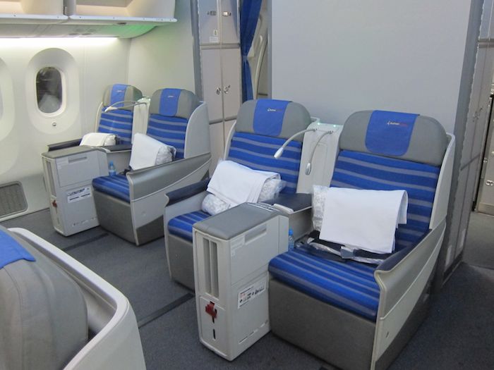 LOT-Business-Class-787-05