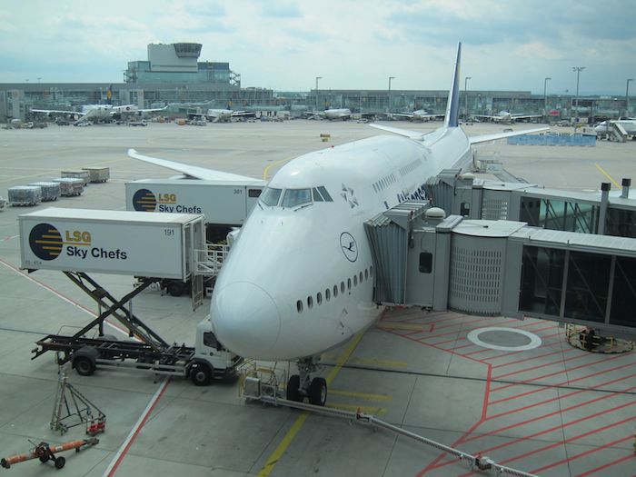 Lufthansa-748-Business-Class-01