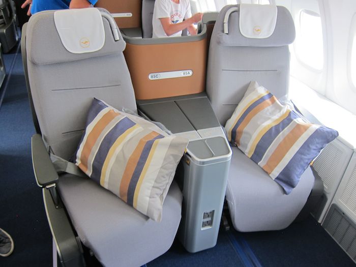 Lufthansa-748-Business-Class-03