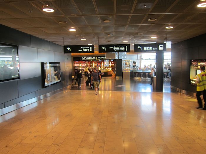 Swiss-Panorama-Lounge-Zurich-Airport-01