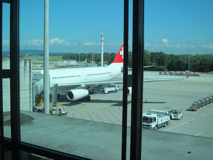 Swiss-Panorama-Lounge-Zurich-Airport-09