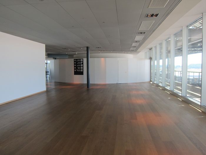 Swiss-Panorama-Lounge-Zurich-Airport-12