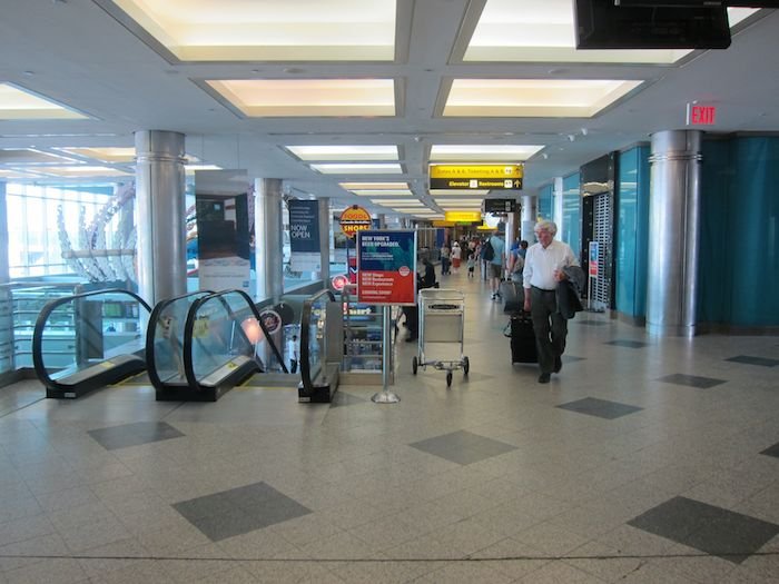 AmEx-Centurion-Lounge-LGA-Airport-01
