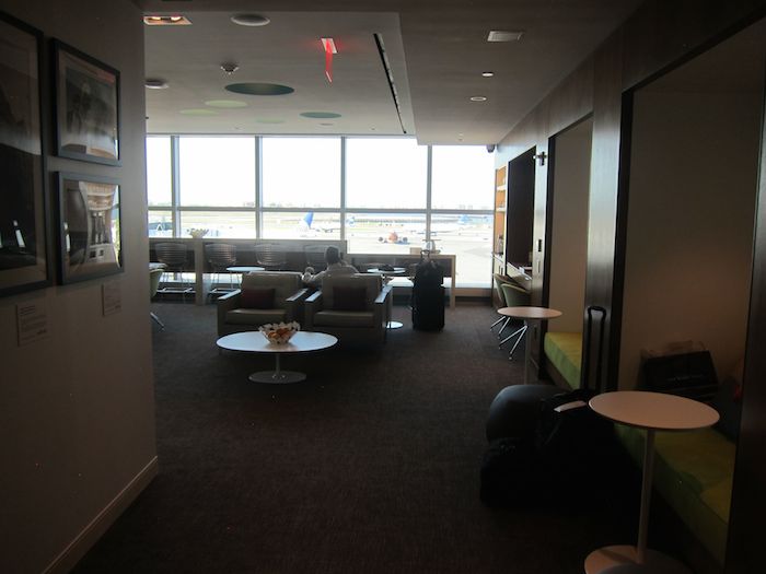 AmEx-Centurion-Lounge-LGA-Airport-09