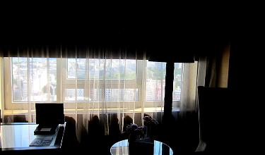 Blackout Blinds At Hotels… Why Are They So Rare?