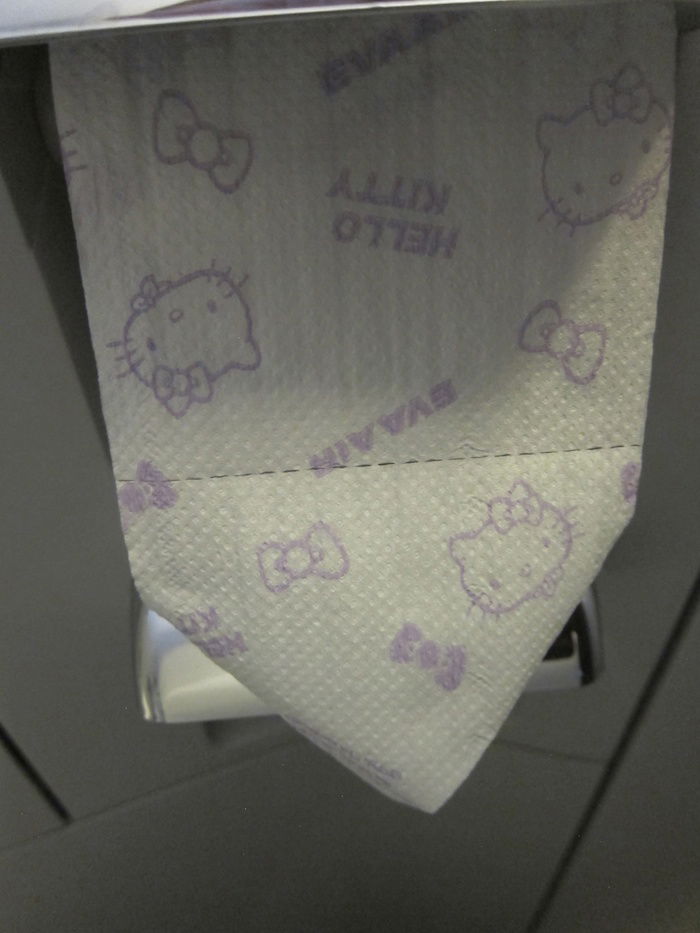 Hello-Kitty-Toilet-Paper