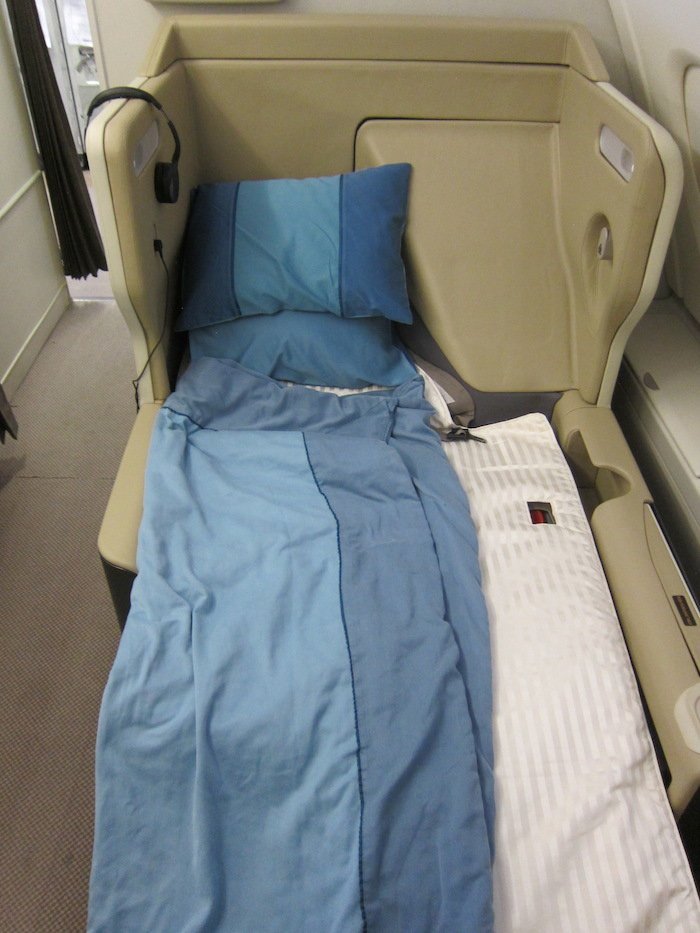 Singapore-Airlines-A380-Business-Class-13