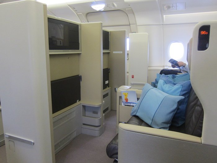 Singapore-Airlines-A380-Business-Class-9