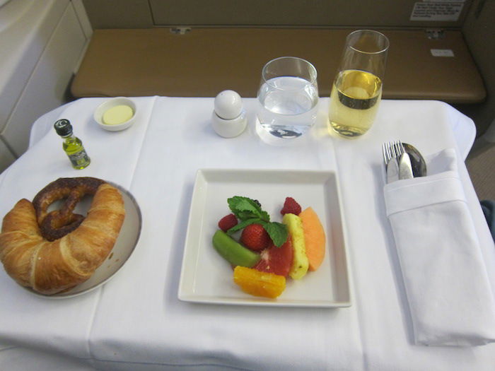 Singapore-Airlines-A380-Business-Class-9