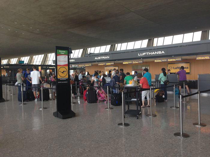 Lufthansa-Senator-Lounge-Washington-Dulles-01