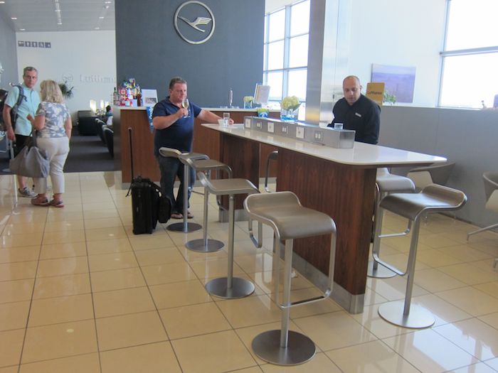 Lufthansa-Senator-Lounge-Washington-Dulles-13