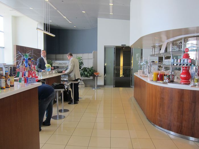 Lufthansa-Senator-Lounge-Washington-Dulles-14