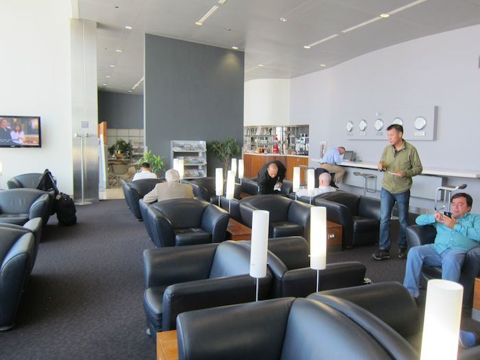 Lufthansa-Senator-Lounge-Washington-Dulles-20