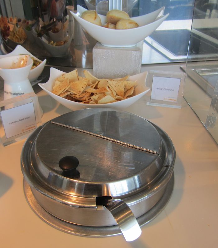 Lufthansa-Senator-Lounge-Washington-Dulles-24
