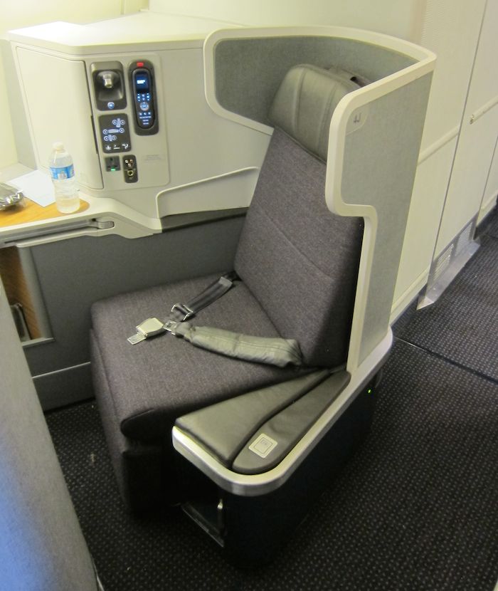 American-Business-Class-777-03