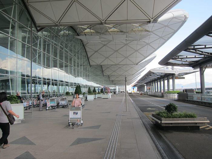 Cathay-Pacific-The-Bridge-Lounge-01
